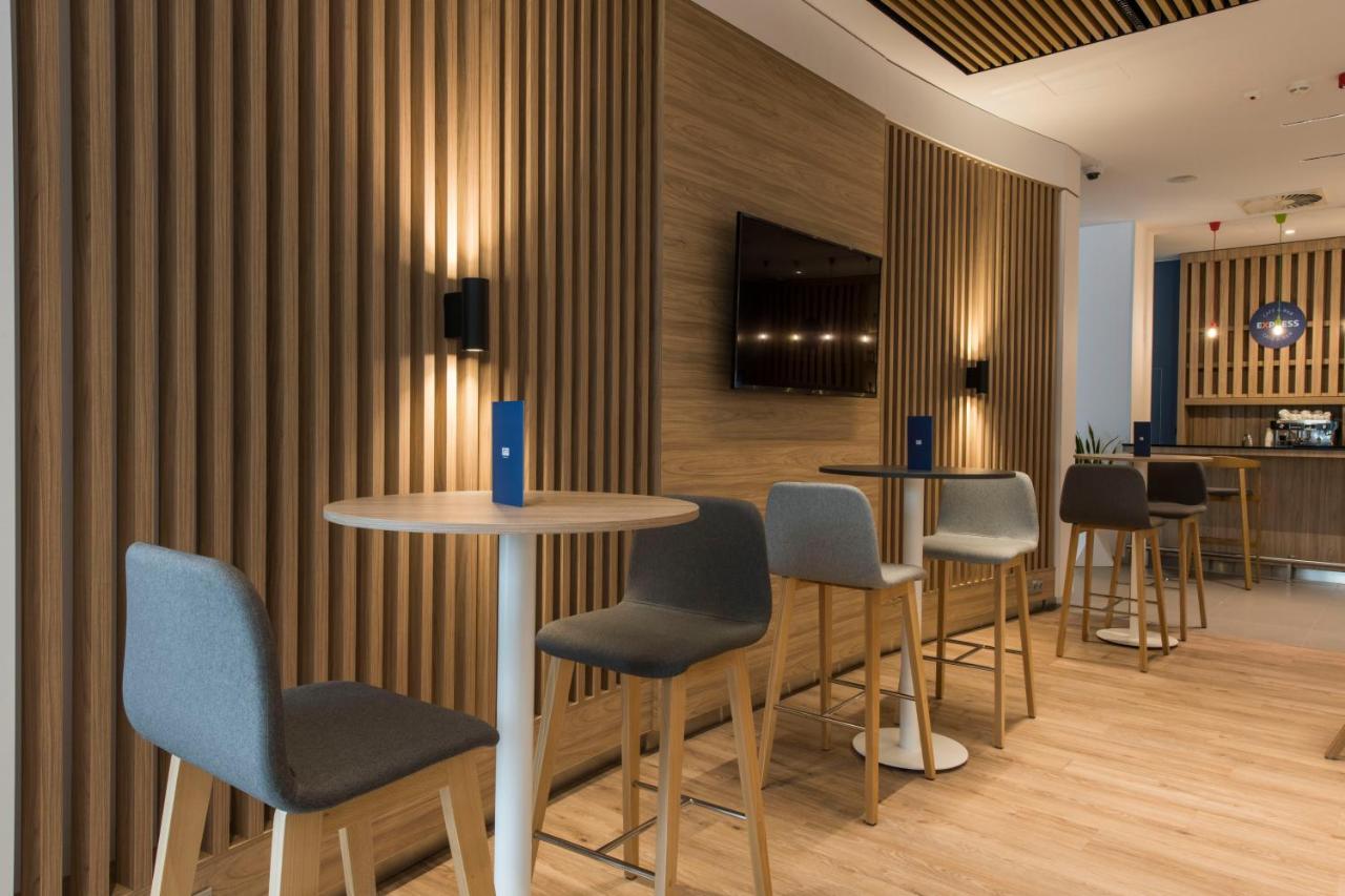 Holiday Inn Express Warsaw - Mokotow By Ihg Eksteriør billede