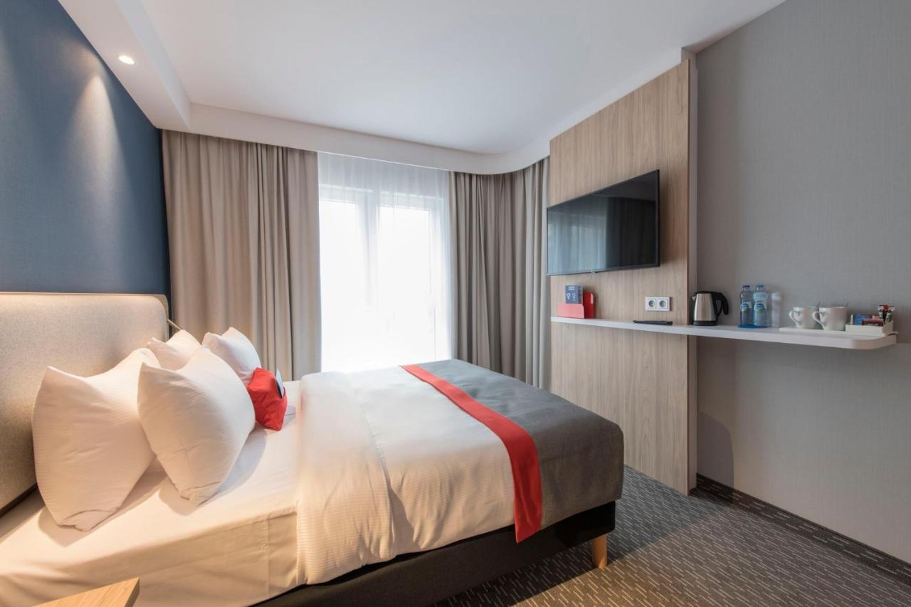 Holiday Inn Express Warsaw - Mokotow By Ihg Eksteriør billede